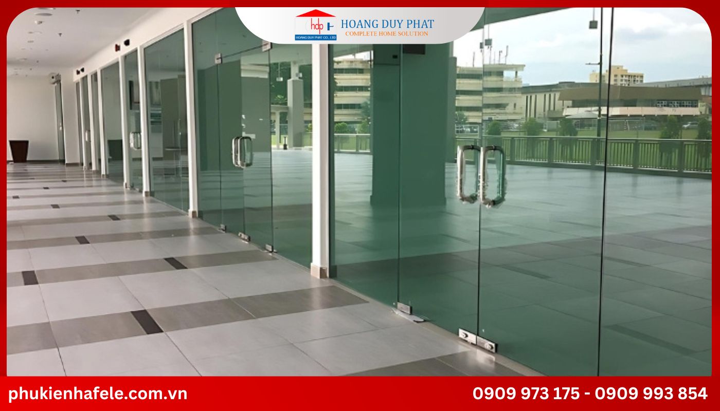 co-nen-lap-ban-le-san-khong Lợi ích của việc lắp đặt bản lề sàn