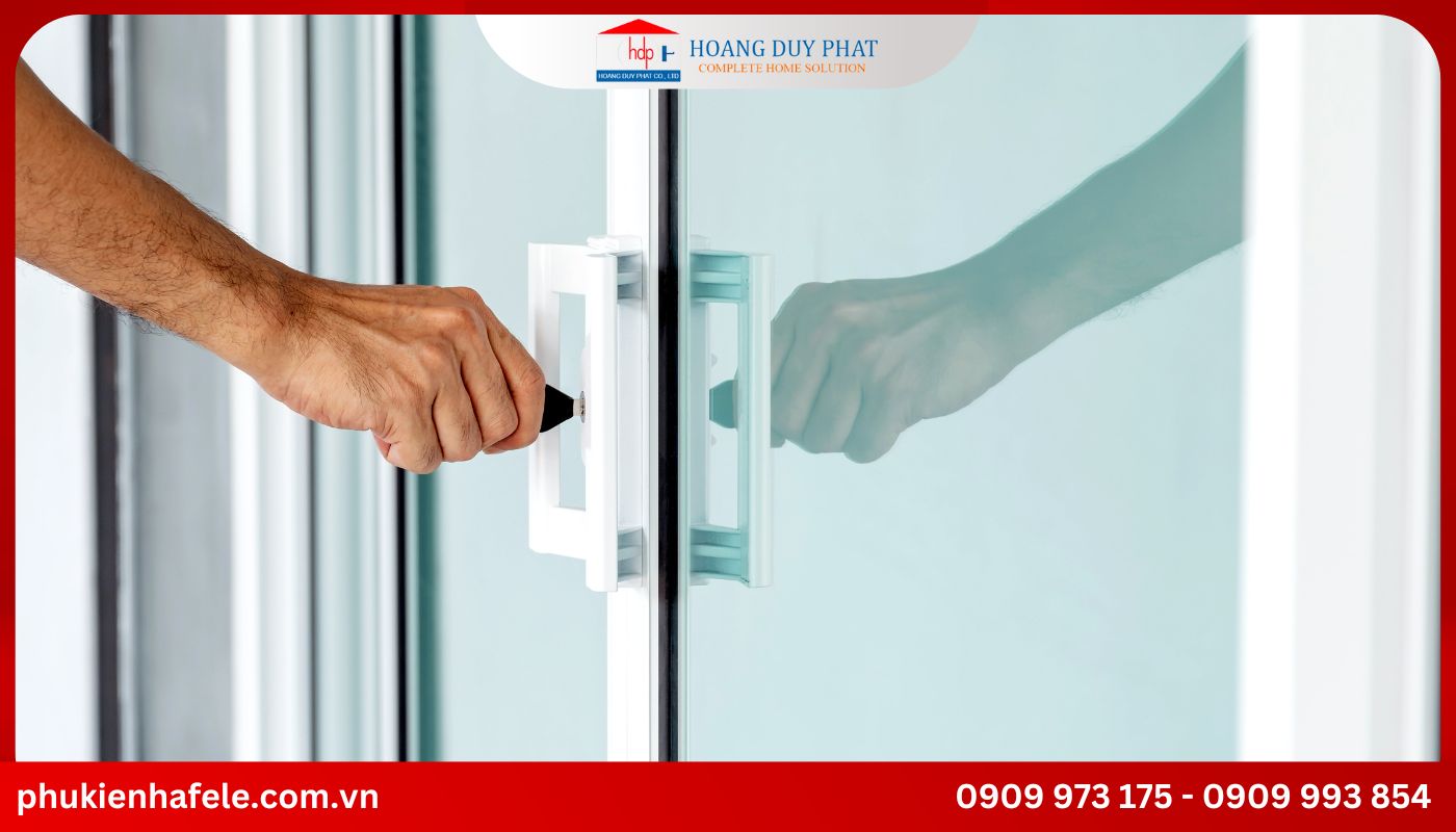 Các loại phụ kiện ngành nhôm kính phổ biến Các loại phụ kiện ngành nhôm kính phổ biến