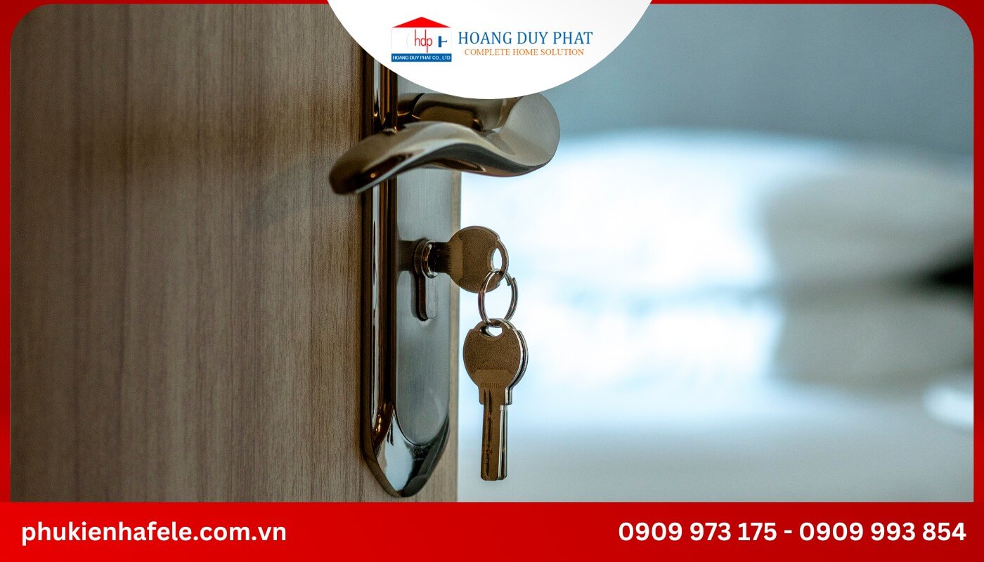 Nguyên nhân khóa tay gạt bị kẹt