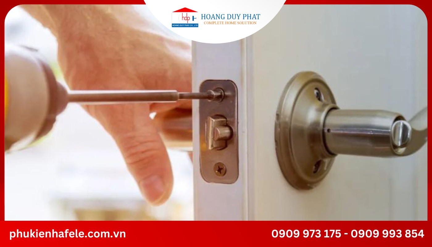 khắc phục khóa tay gạt bị kẹt